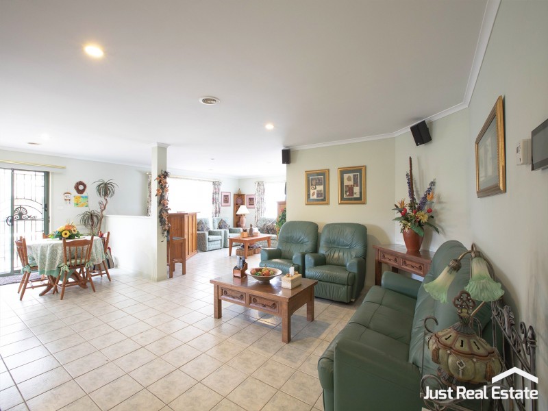 118 Bemersyde Drive, Berwick VIC 3806