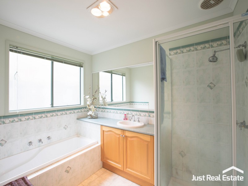 118 Bemersyde Drive, Berwick VIC 3806