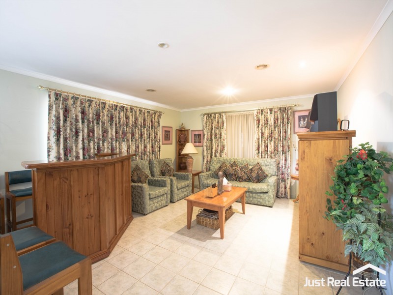 118 Bemersyde Drive, Berwick VIC 3806