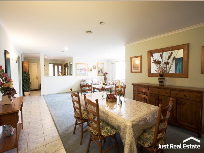 118 Bemersyde Drive, Berwick VIC 3806