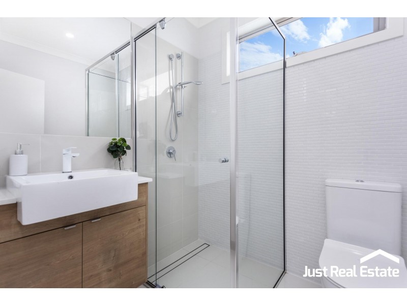 1 Priscilla Place, Pakenham VIC 3810