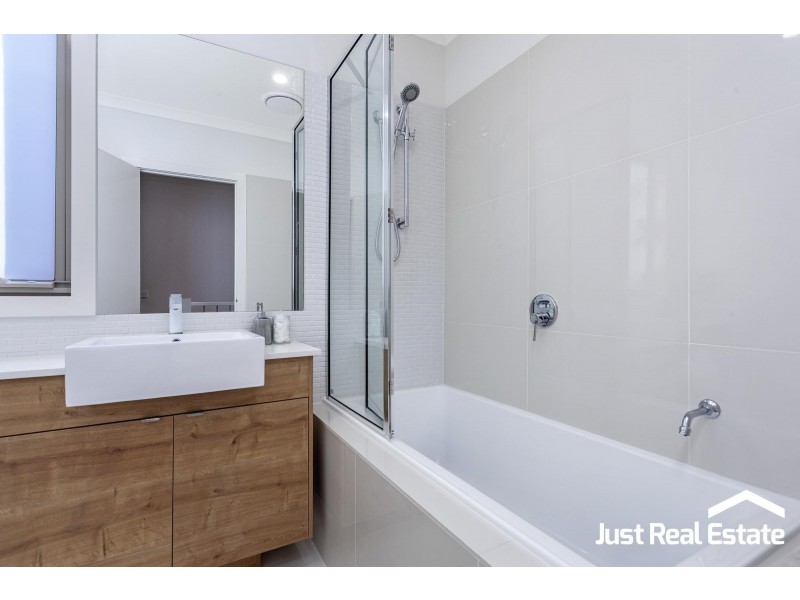 1 Priscilla Place, Pakenham VIC 3810