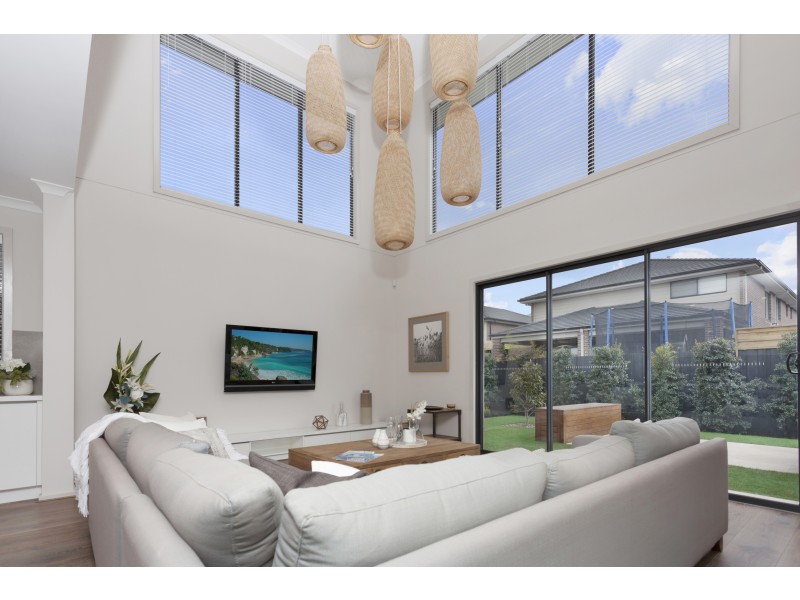 8 Lucinda Lane, Cranbourne North VIC 3977