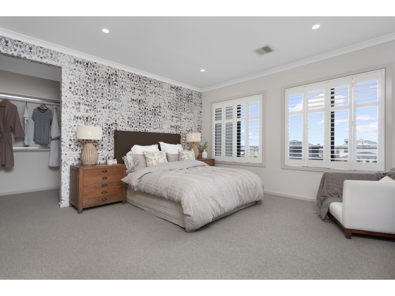8 Lucinda Lane, Cranbourne North VIC 3977