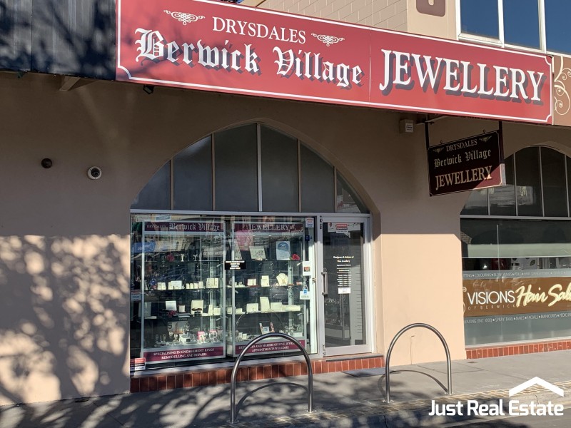 2 Blackburne Square, Berwick VIC 3806