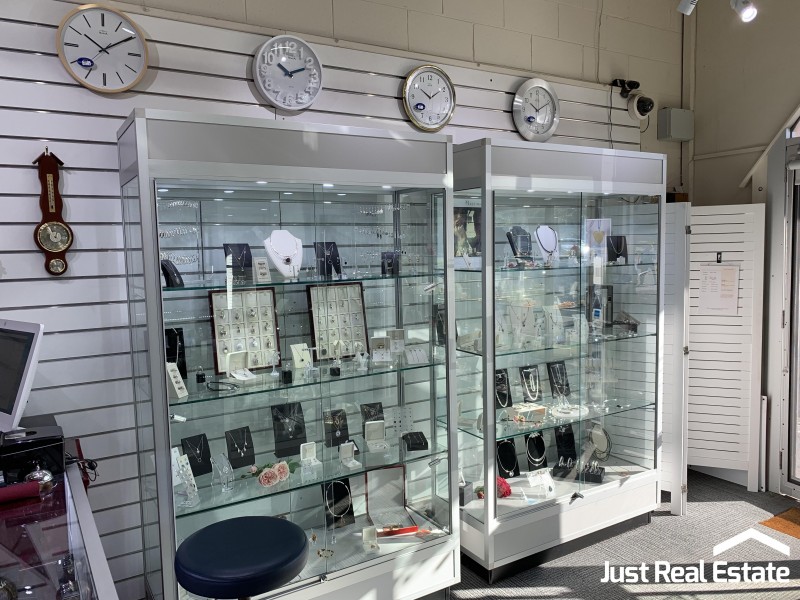 2 Blackburne Square, Berwick VIC 3806