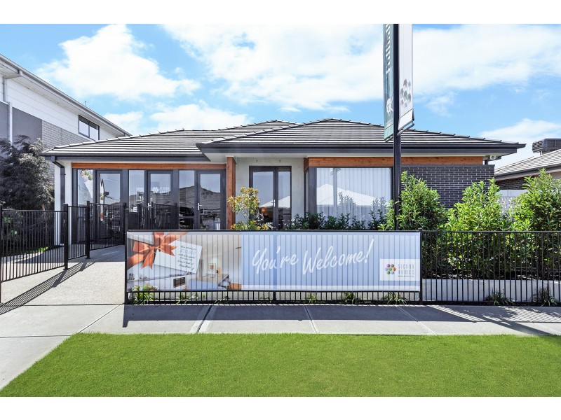 16 Lucinda Lane, Cranbourne North VIC 3977