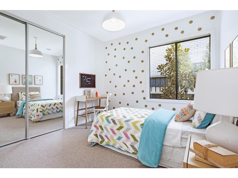 16 Lucinda Lane, Cranbourne North VIC 3977