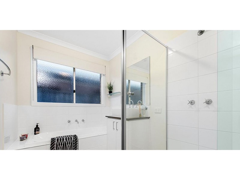 17 Elwood Avenue, Pakenham VIC 3810