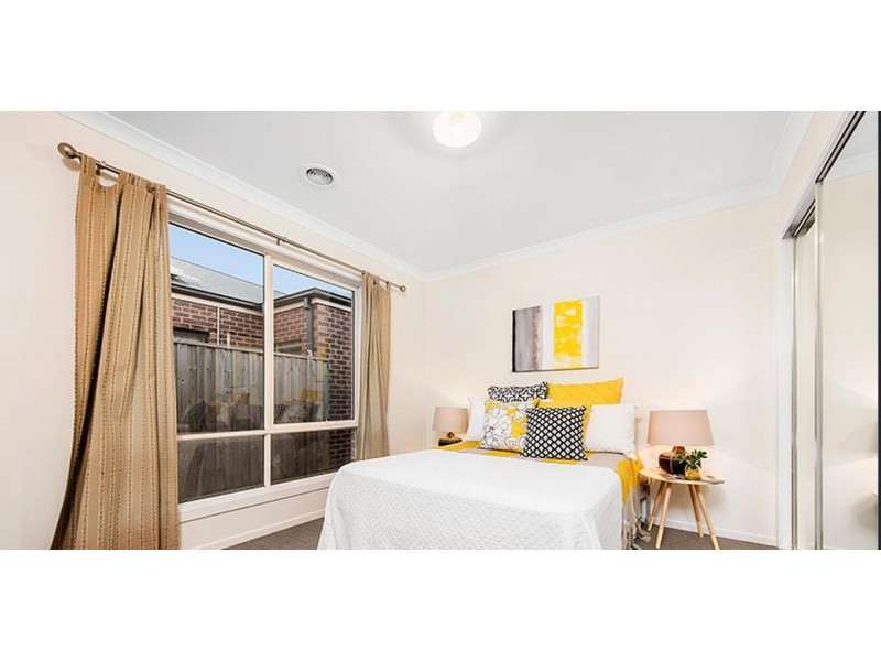 17 Elwood Avenue, Pakenham VIC 3810