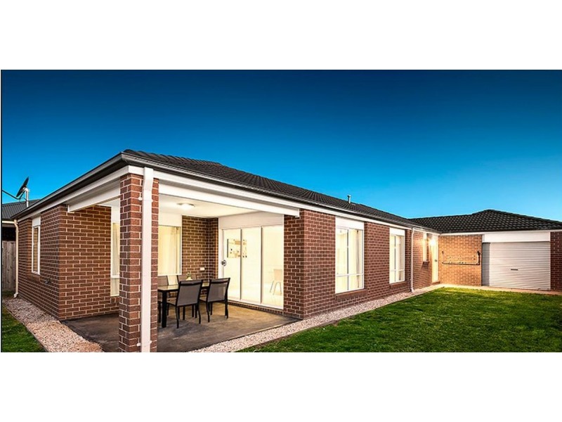 17 Elwood Avenue, Pakenham VIC 3810