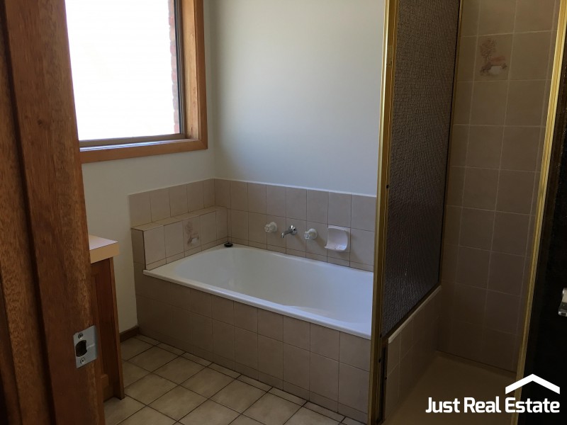 19 Damien Court, Pakenham VIC 3810