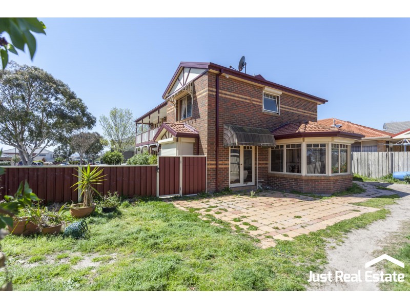 5 Sugarloaf Avenue, Lynbrook VIC 3975