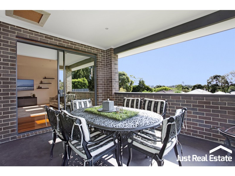 7 Cambridge Drive, Berwick VIC 3806