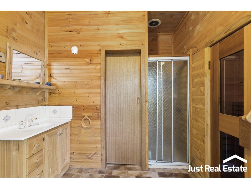 79 Rooks Road, Mitcham VIC 3132