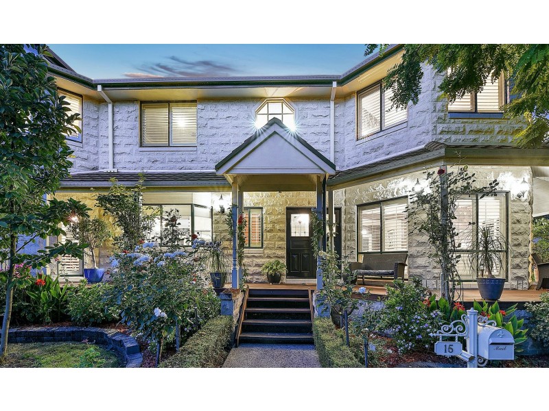 15 Melville Park Drive, Berwick VIC 3806