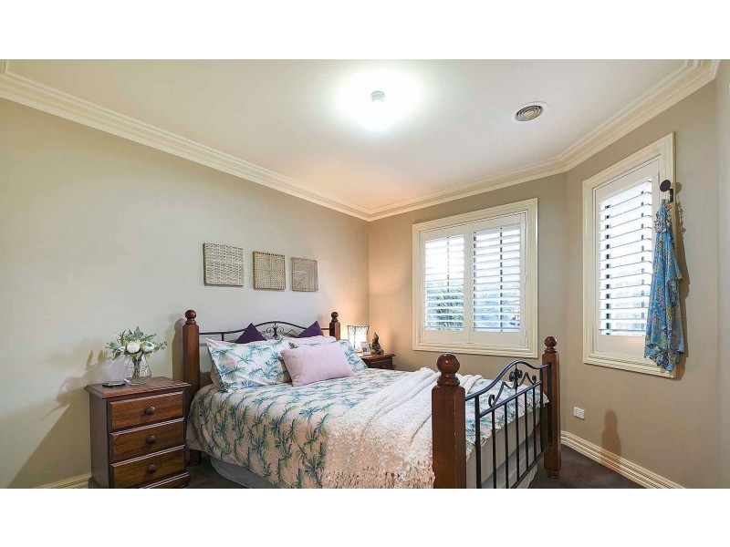 15 Melville Park Drive, Berwick VIC 3806