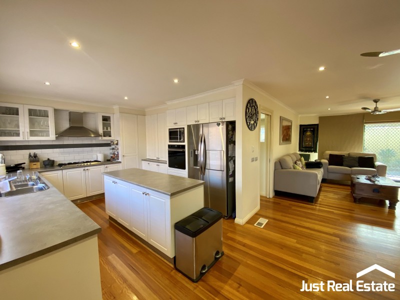 15 Murndal Court, Berwick VIC 3806