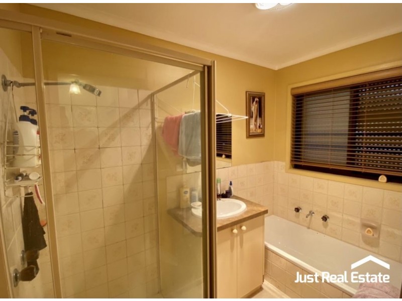 3/2 Jamieson Court, Pakenham VIC 3810