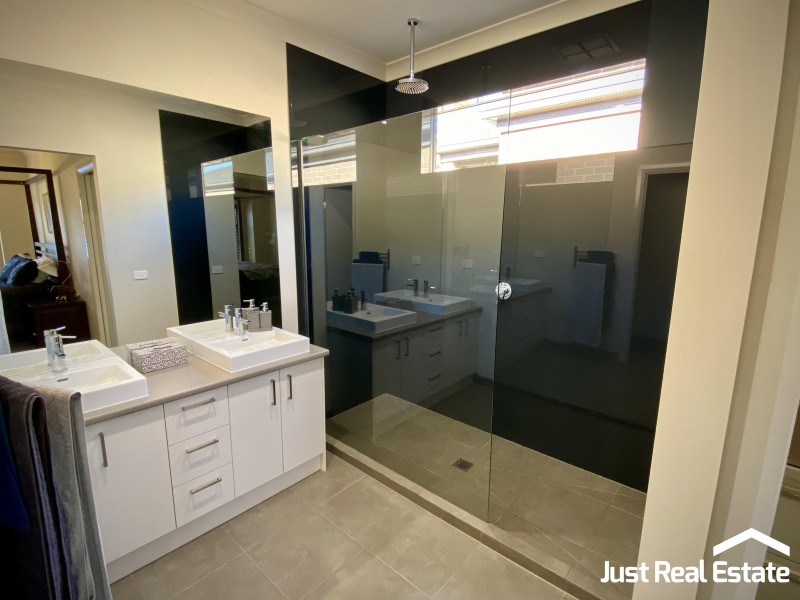 5 Dana Street, Officer VIC 3809