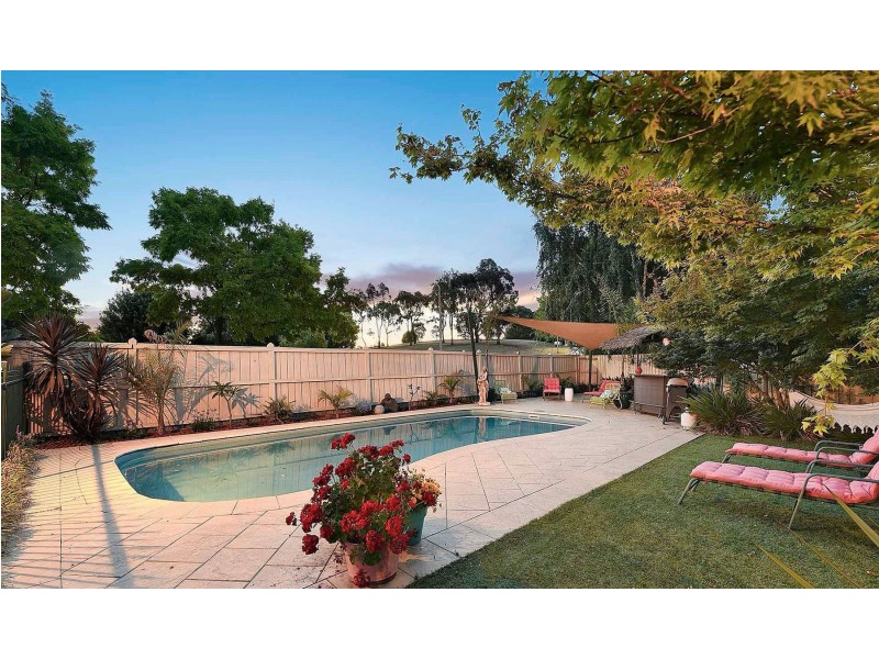 15 Melville Park Drive, Berwick VIC 3806