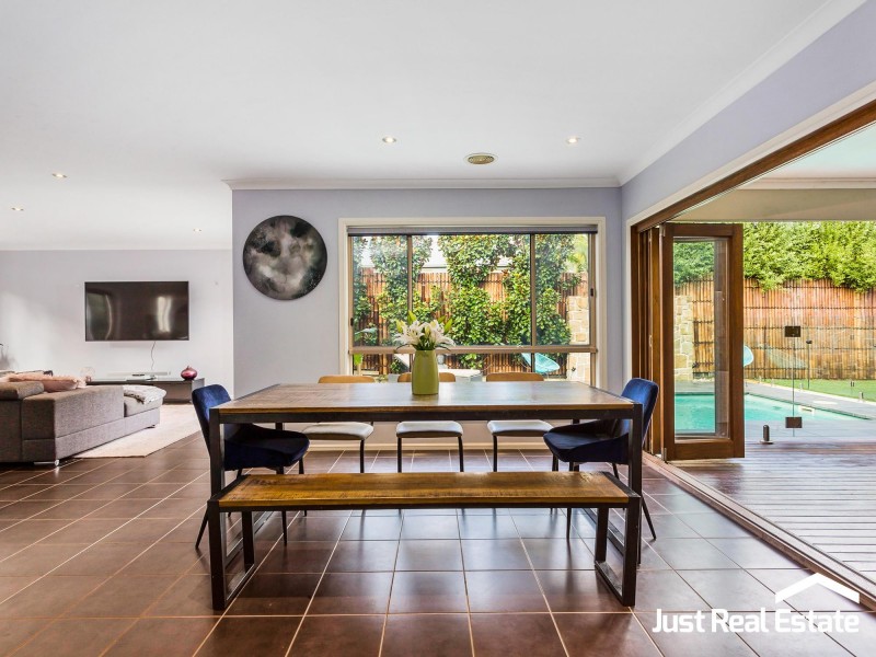 12 Lauradan Avenue, Berwick VIC 3806