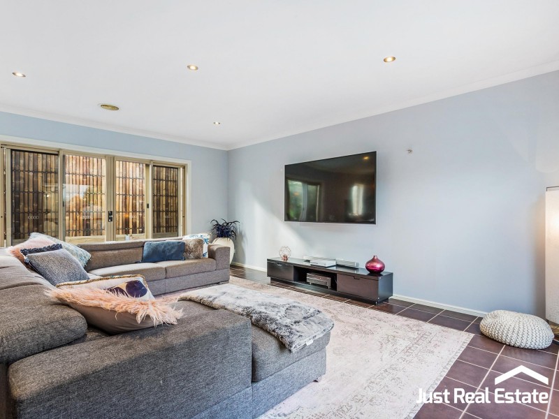 12 Lauradan Avenue, Berwick VIC 3806