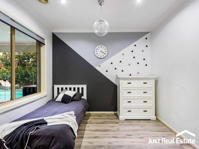 12 Lauradan Avenue, Berwick VIC 3806