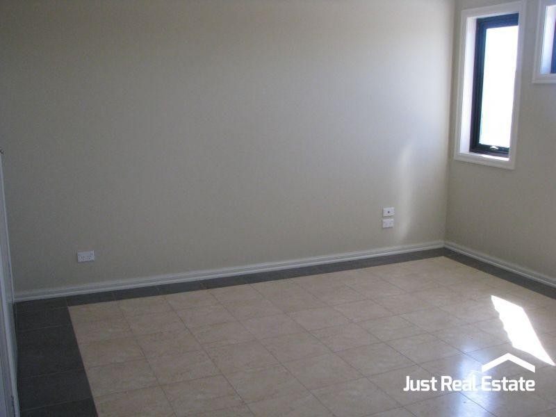 1/11 Tilmouth Place, Narre Warren South VIC 3805