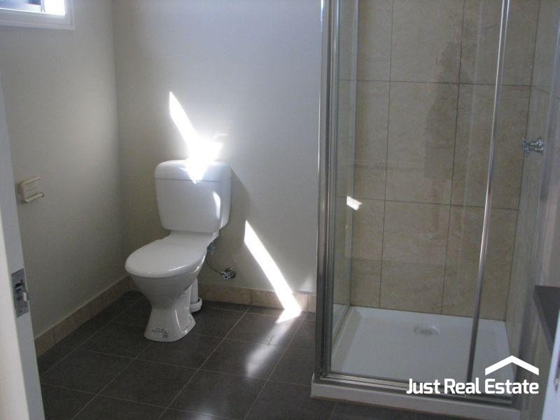 1/11 Tilmouth Place, Narre Warren South VIC 3805