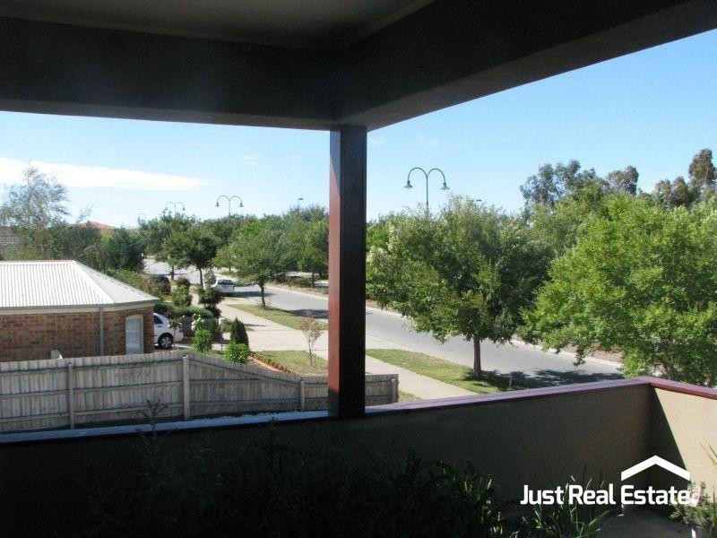 1/11 Tilmouth Place, Narre Warren South VIC 3805