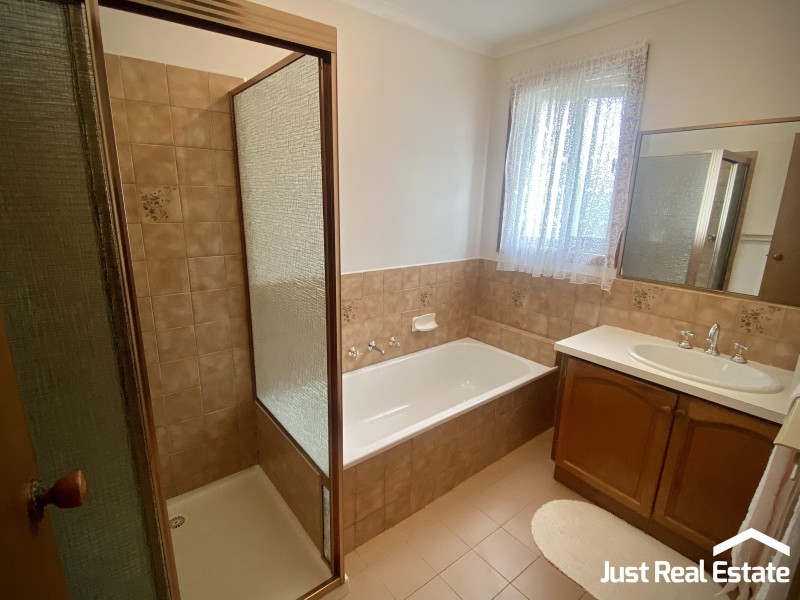 15 Woodlands Crescent, Narre Warren VIC 3805