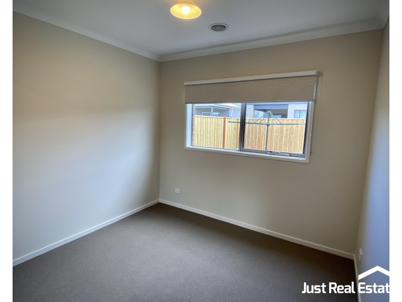 26 Campanella Avenue, Officer VIC 3809