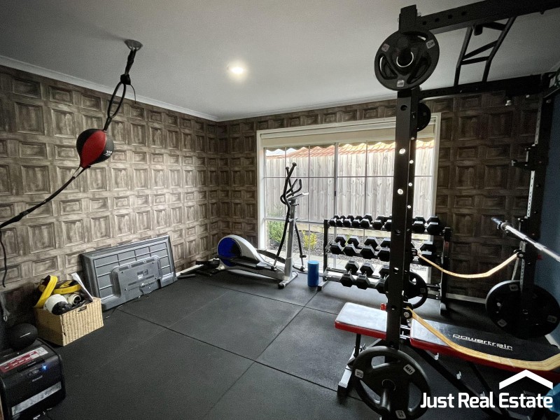 16 Nana Walk, Narre Warren South VIC 3805