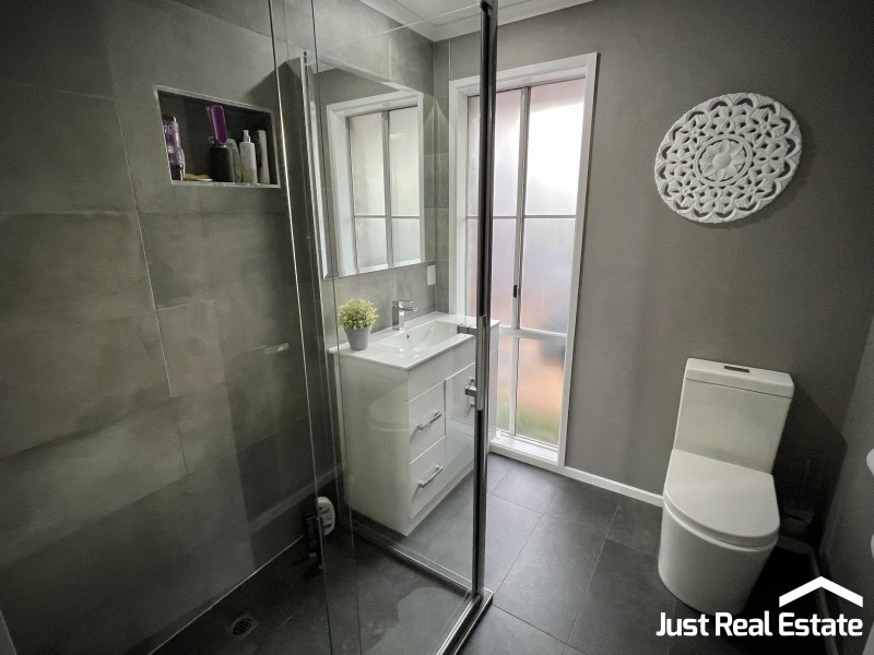 16 Nana Walk, Narre Warren South VIC 3805