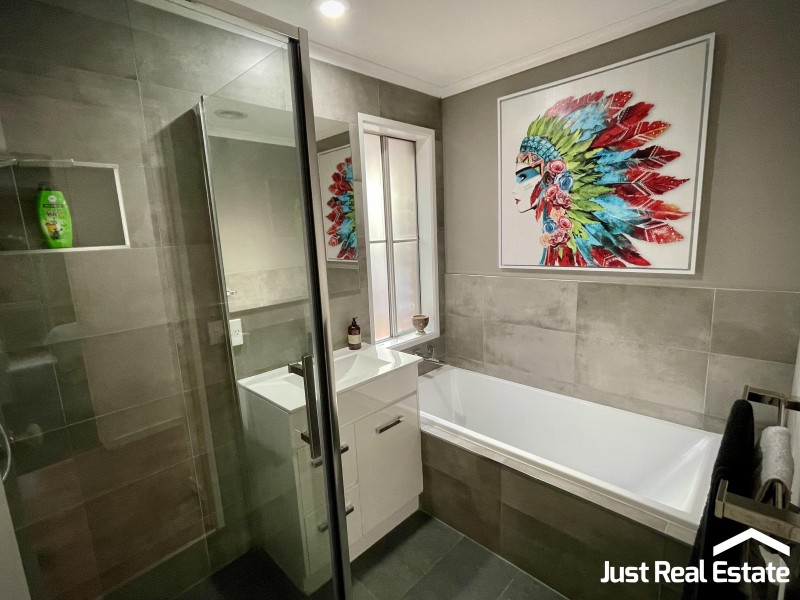 16 Nana Walk, Narre Warren South VIC 3805