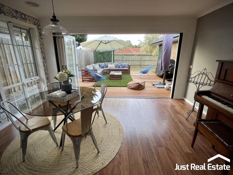 16 Nana Walk, Narre Warren South VIC 3805