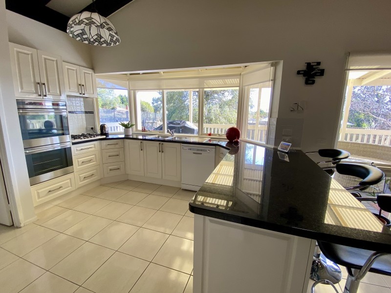 55 Saxonwood Drive, Narre Warren VIC 3805