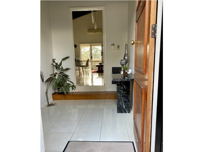 55 Saxonwood Drive, Narre Warren VIC 3805