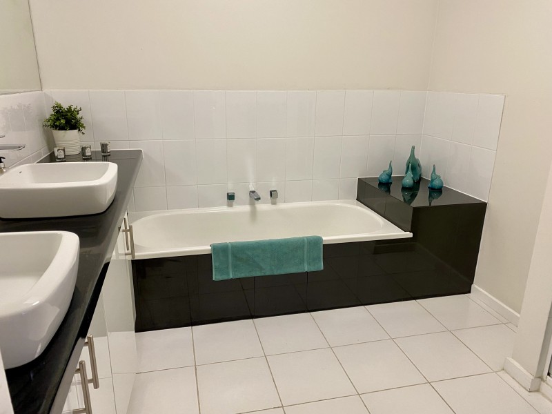 55 Saxonwood Drive, Narre Warren VIC 3805