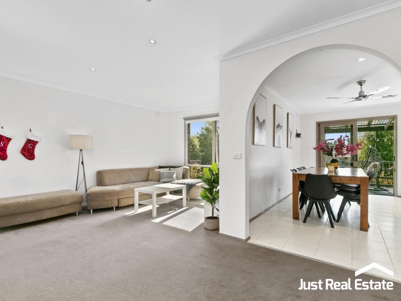 43 Mildura Crescent, Endeavour Hills VIC 3802