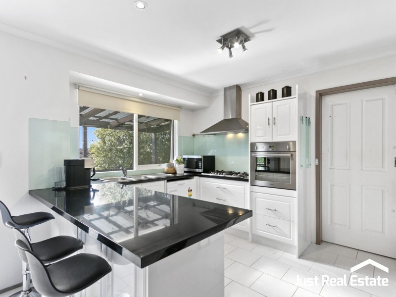 43 Mildura Crescent, Endeavour Hills VIC 3802