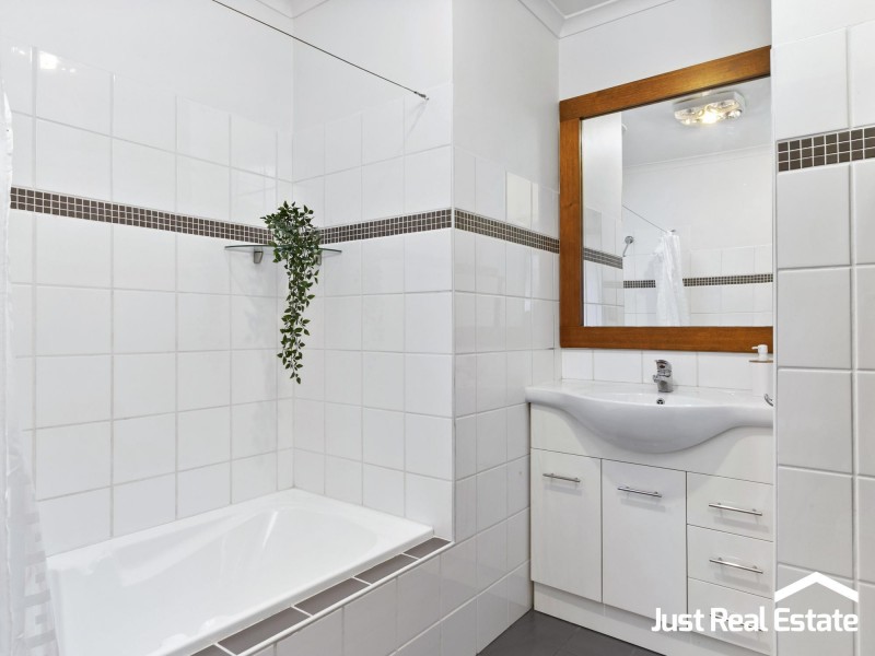 43 Mildura Crescent, Endeavour Hills VIC 3802