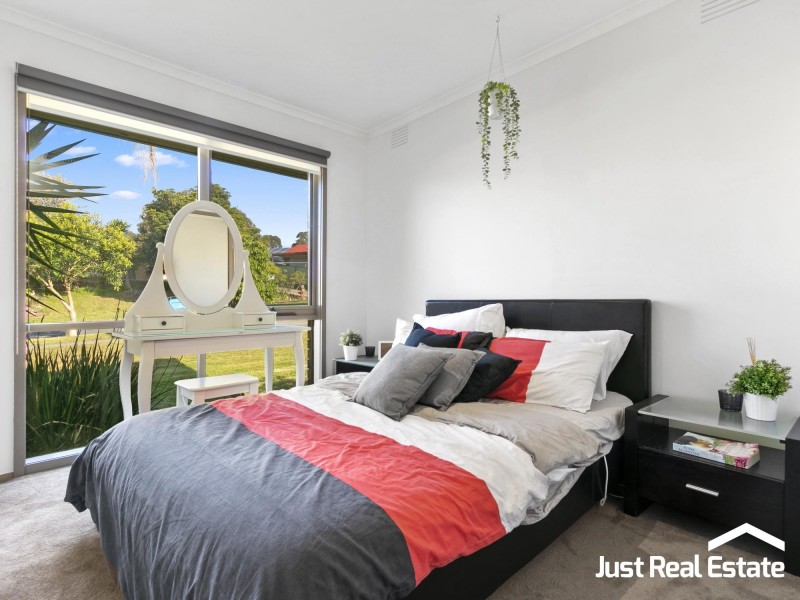 43 Mildura Crescent, Endeavour Hills VIC 3802