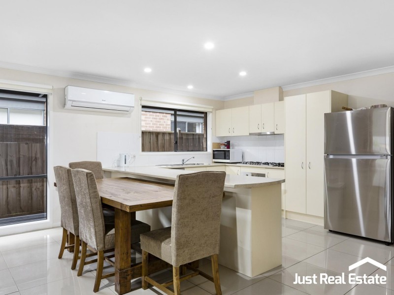 94 William Thwaites Boulevard, Cranbourne North VIC 3977