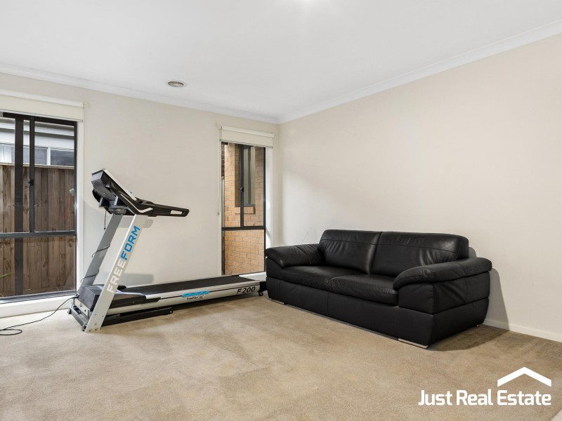 94 William Thwaites Boulevard, Cranbourne North VIC 3977