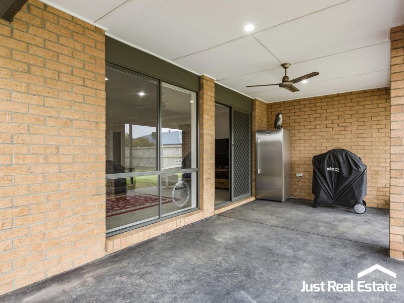 94 William Thwaites Boulevard, Cranbourne North VIC 3977