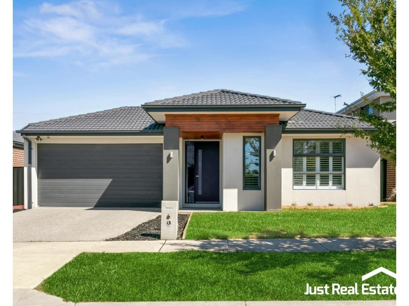 6 Hollingrove Avenue, Clyde North VIC 3978