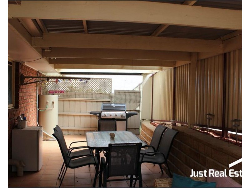 18 Oxley Way, Endeavour Hills VIC 3802