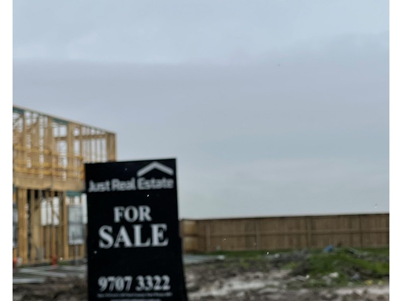 15 Maxwell Street, Officer South VIC 3809